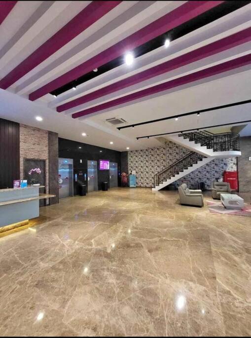 Nagoya Thamrin Apartment High Floor With View 外观 照片