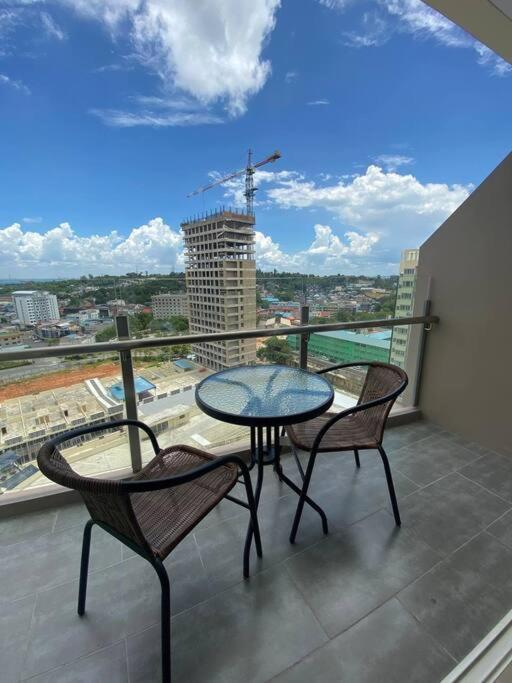 Nagoya Thamrin Apartment High Floor With View 外观 照片