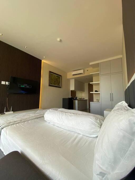 Nagoya Thamrin Apartment High Floor With View 外观 照片