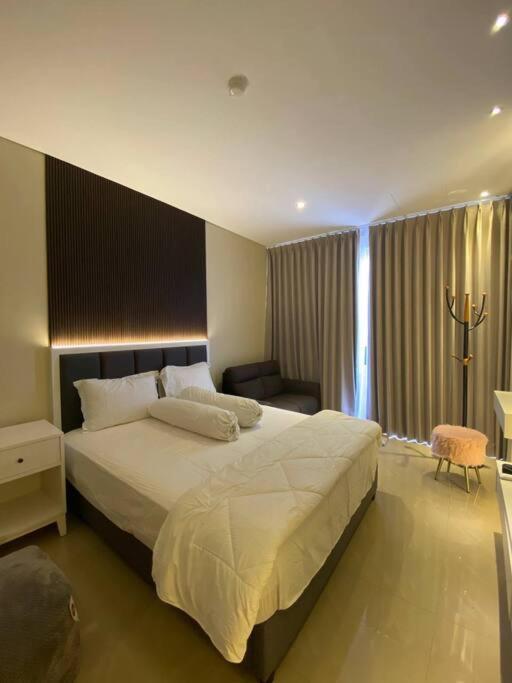 Nagoya Thamrin Apartment High Floor With View 外观 照片