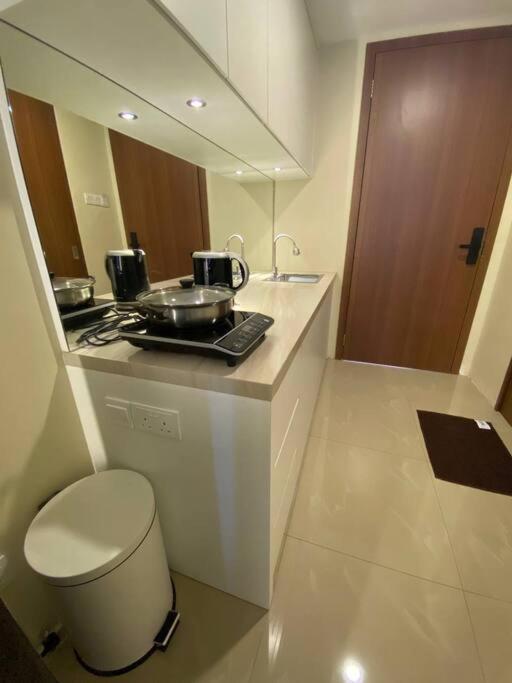 Nagoya Thamrin Apartment High Floor With View 外观 照片