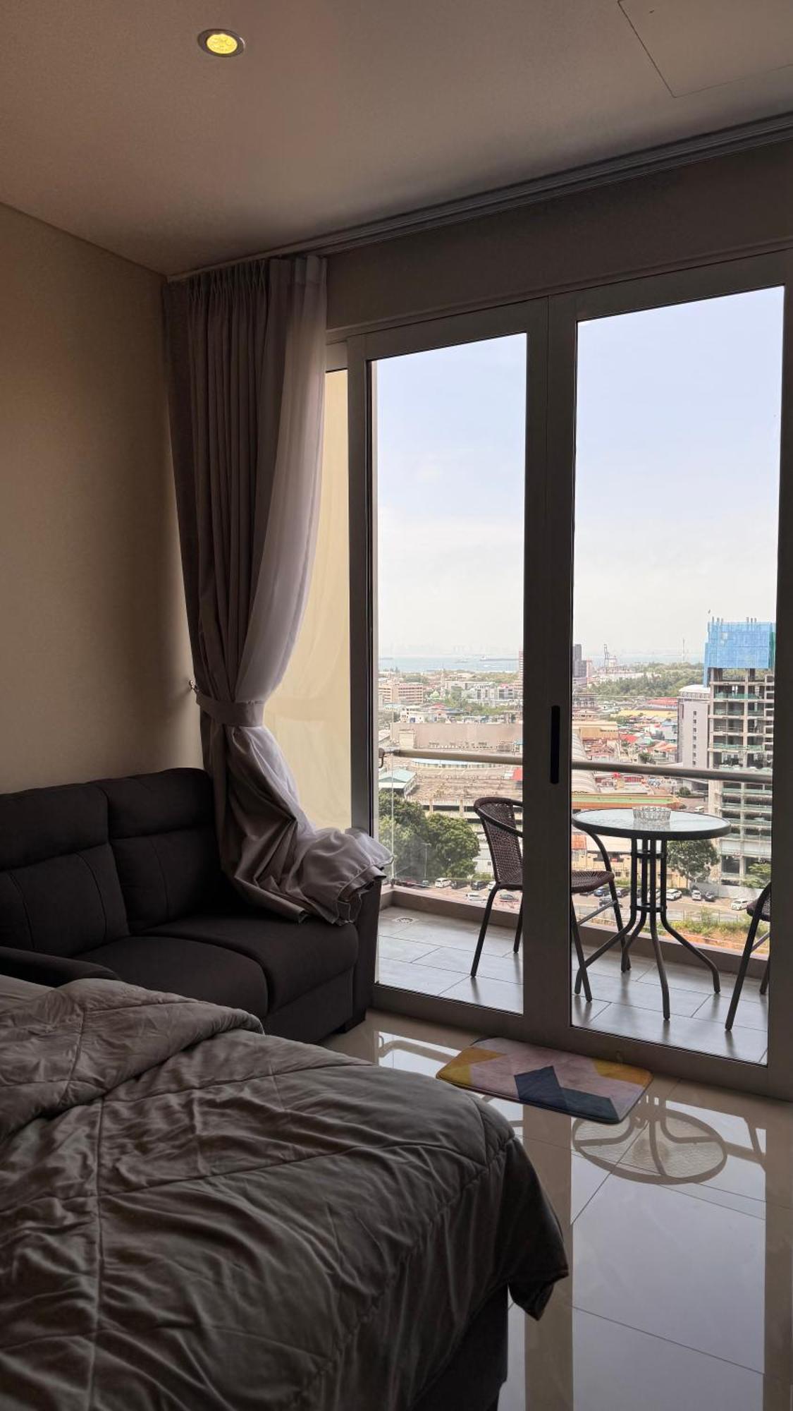 Nagoya Thamrin Apartment High Floor With View 外观 照片