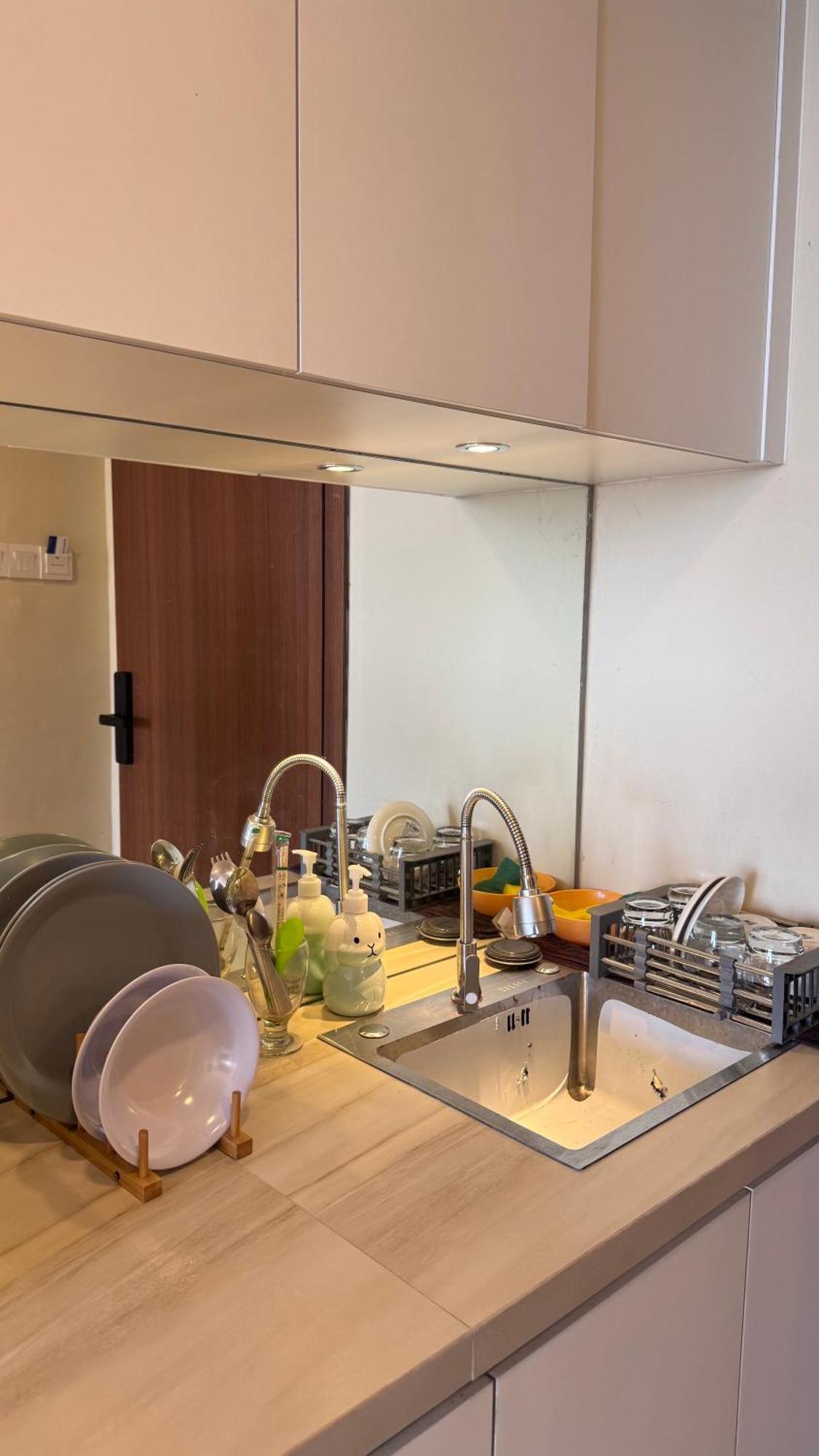 Nagoya Thamrin Apartment High Floor With View 外观 照片